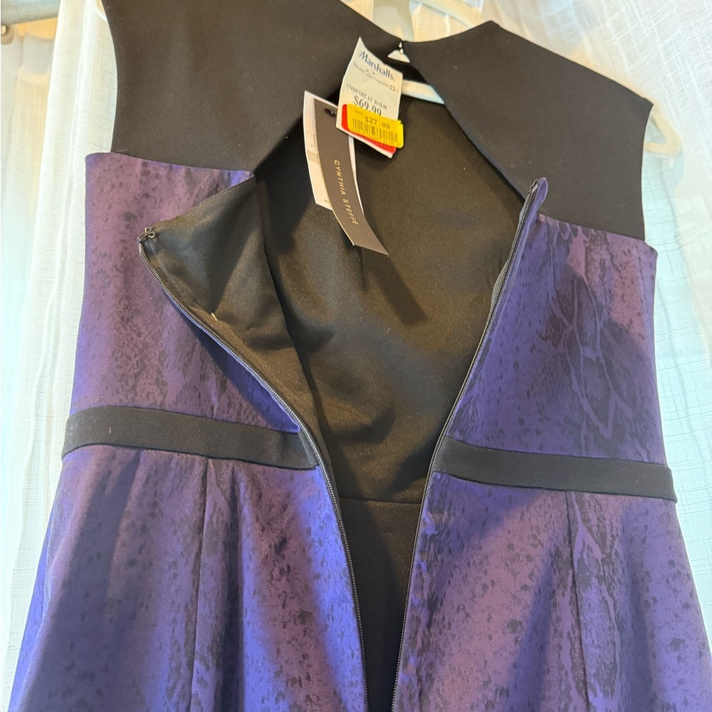Dress - Picture 4 of 7